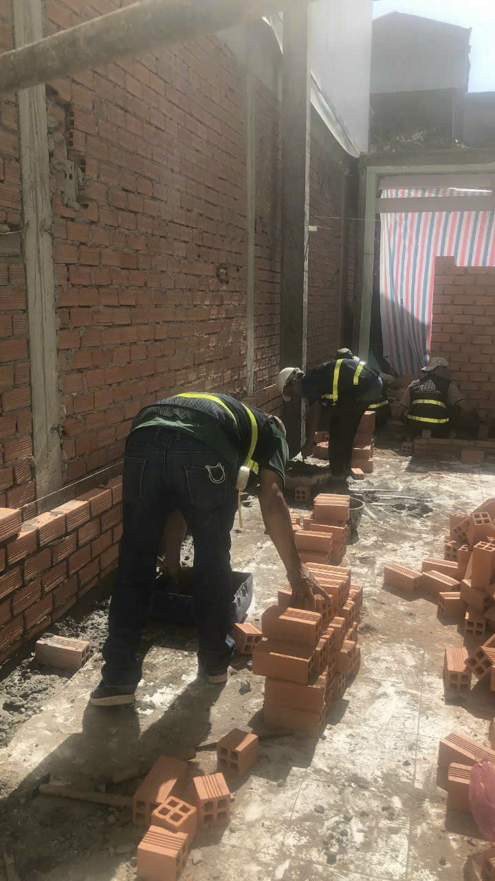 công tác xây tường